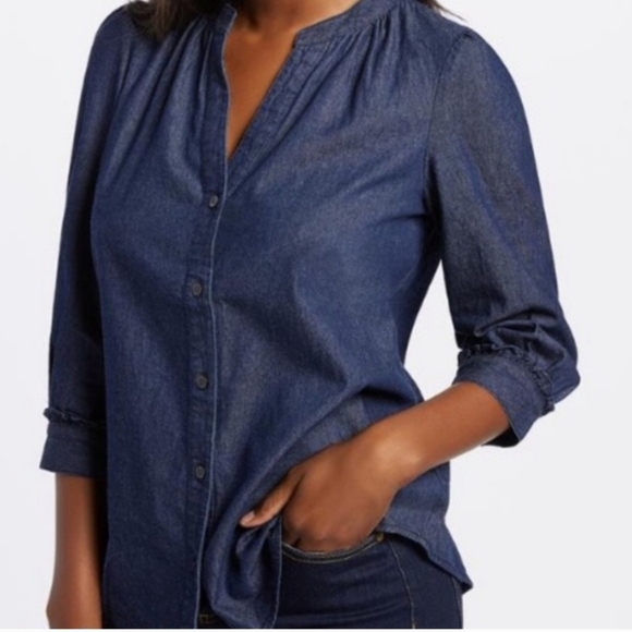 Draper James Split V-Neck Ruffle Trim Chambray Denim Shirt Blouse Top M Naisha - Picture 1 of 12